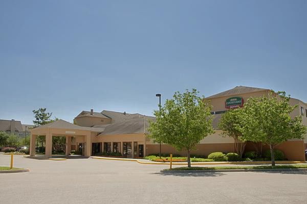 Courtyard Westchase Hotel