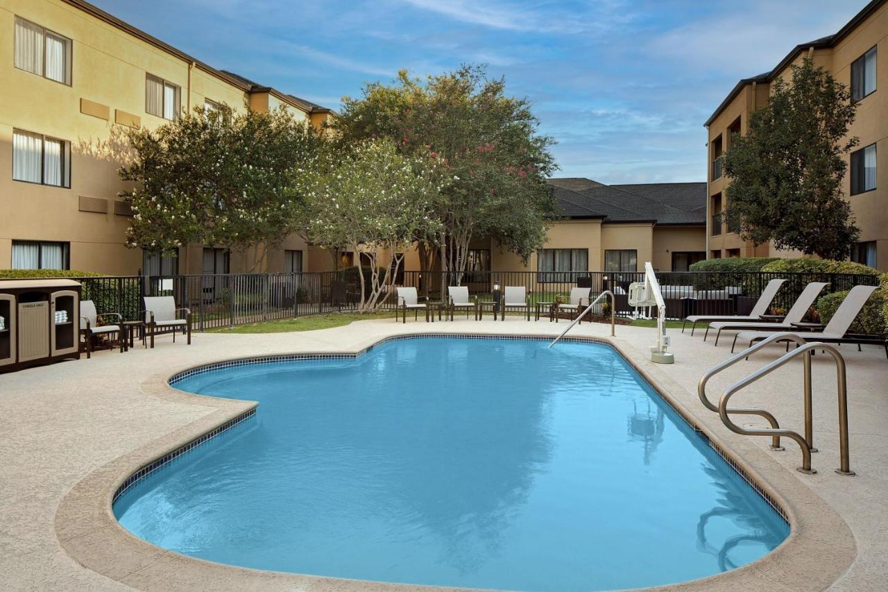 Hotel Courtyard Westchase